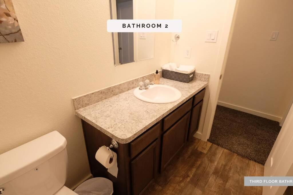 3 Story, 3 Bdrm, 4 Beds, 2 Bath, North Houston, Iah - 10B Βίλα Εξωτερικό φωτογραφία